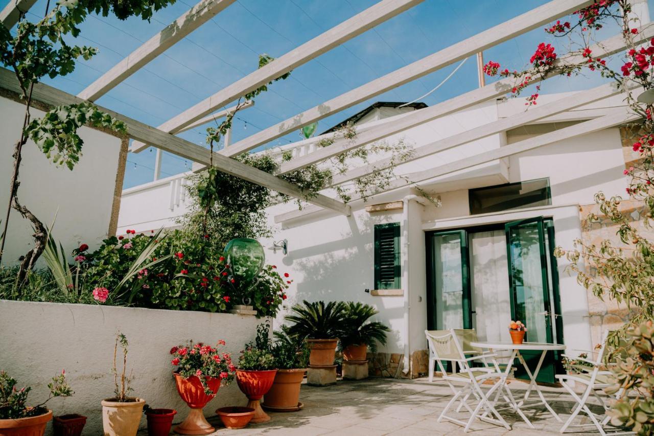 Masseria Agriturismo Il Sorriso Degli Ulivi - Dimora Di Charme 加利波利 外观 照片