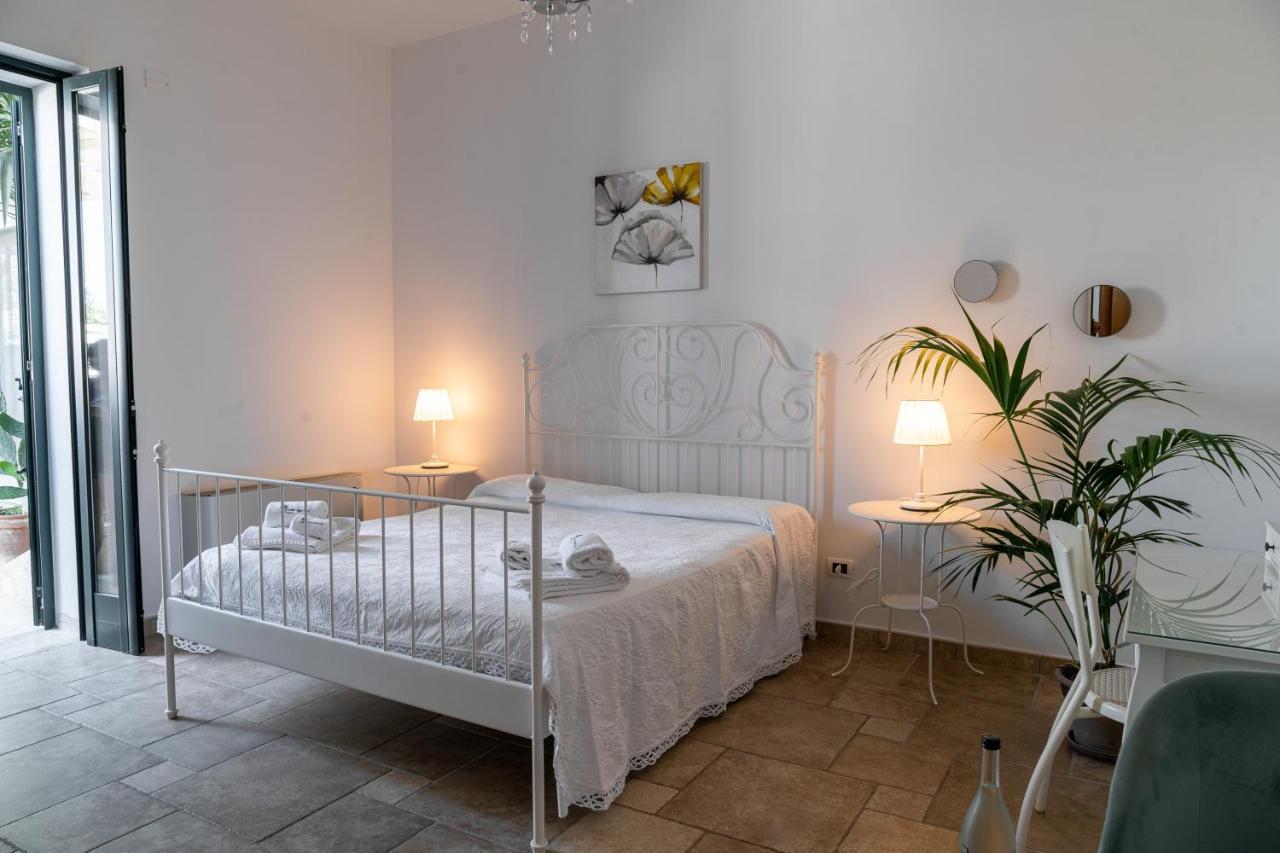 Masseria Agriturismo Il Sorriso Degli Ulivi - Dimora Di Charme 加利波利 外观 照片
